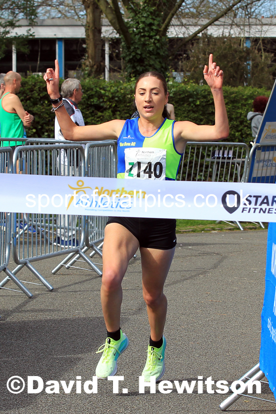 Senior Womens Northern 6 Stage Road Relay, 2022 Northern 12 and 6 Stage Road Relays,  Birkenhead Park, Birkenhead, Wirral.  Photo: David T. Hewitson/Sports for All Pics